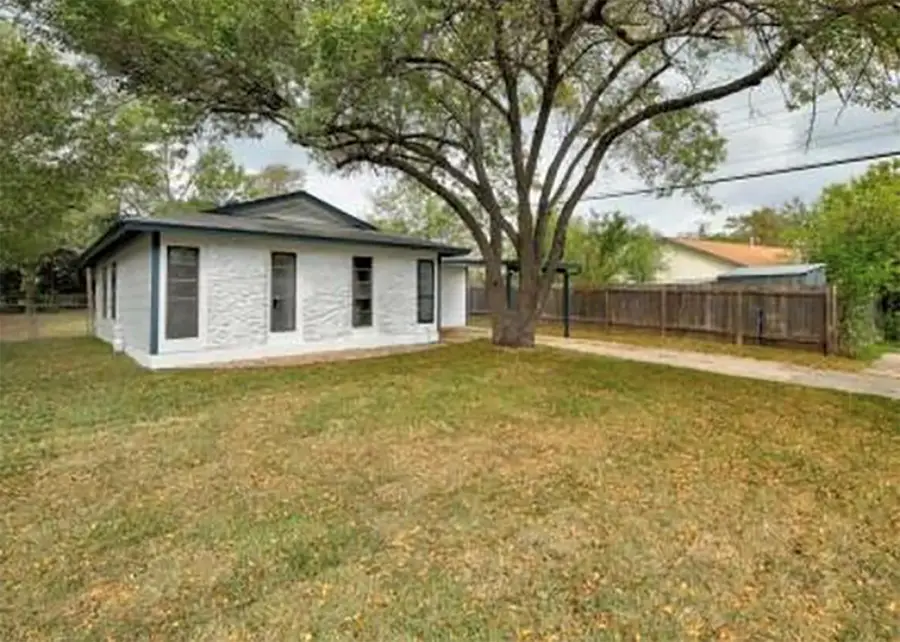 2906 Burning Oak Dr, Austin, TX 78704 - Image #3