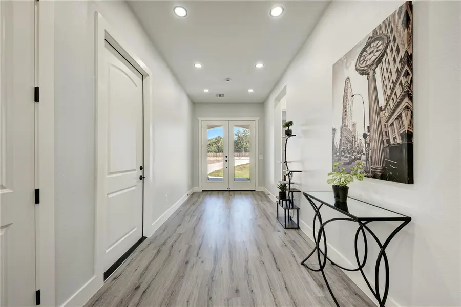 113 Los Robles Rd, Elgin, TX 78621 - #3