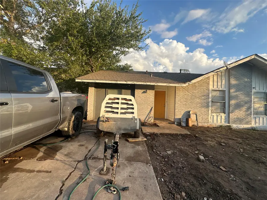 7221 Ellington Cir, Austin, TX 78724 - Image #2