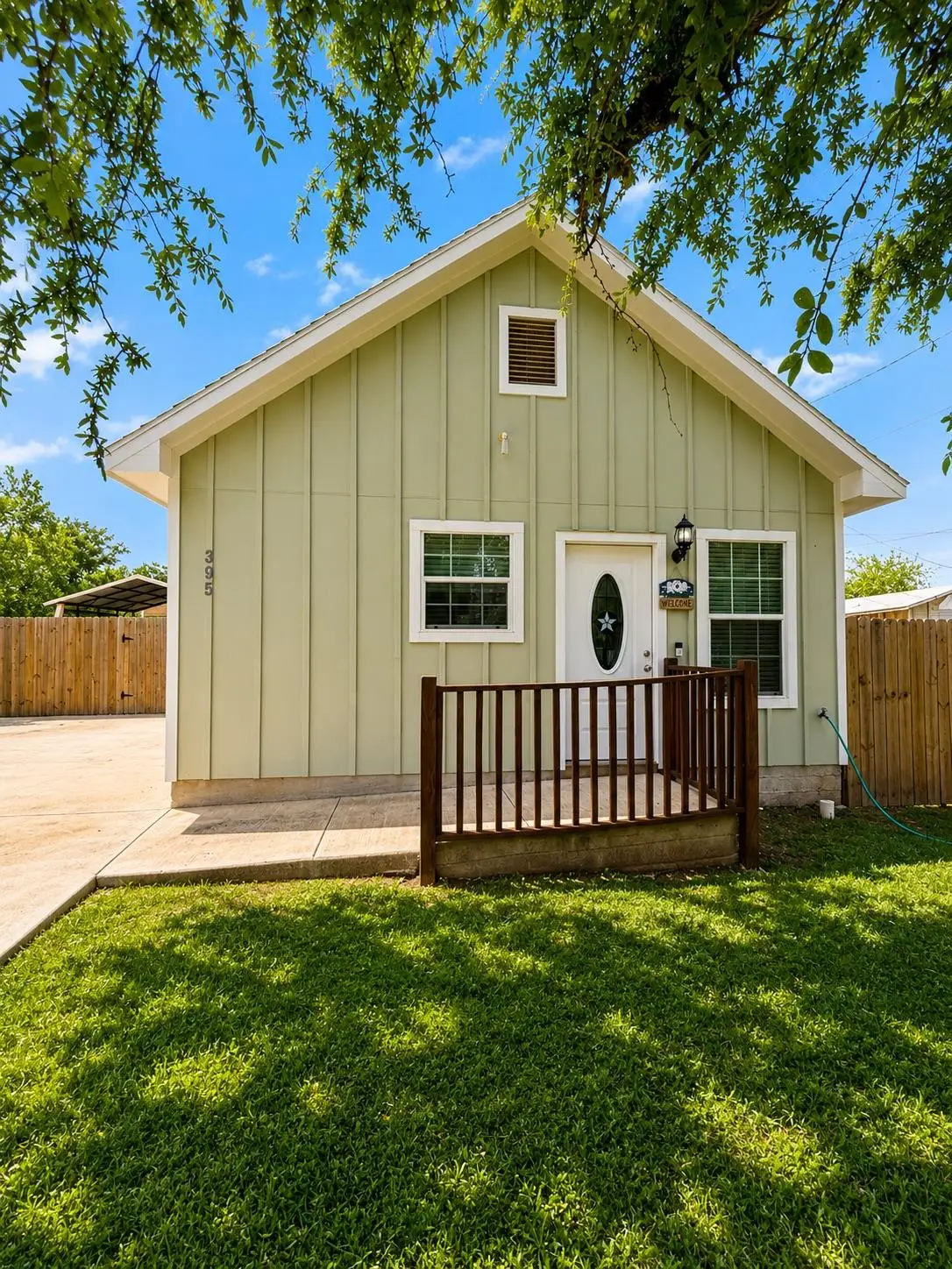 395 Willow Ave, Luling, TX 78648 - #1
