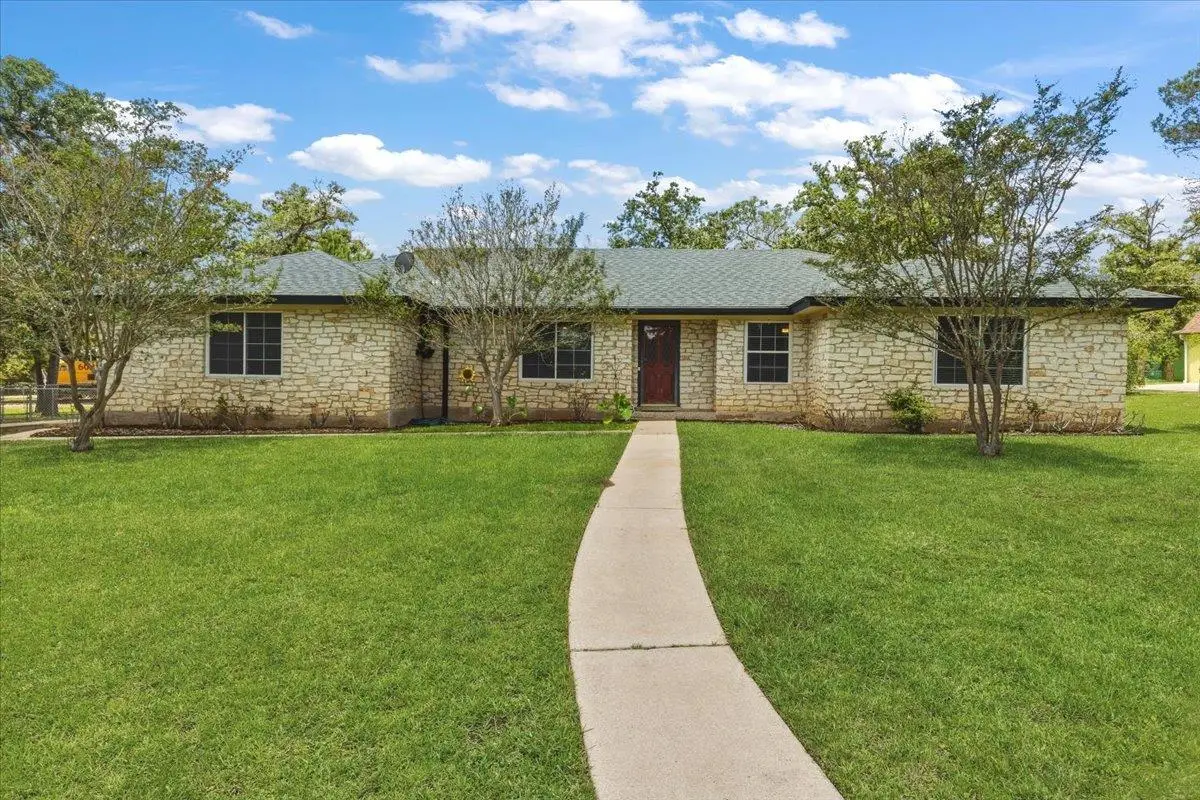 250 Hickory Dr, Elgin, TX 78621 - #1