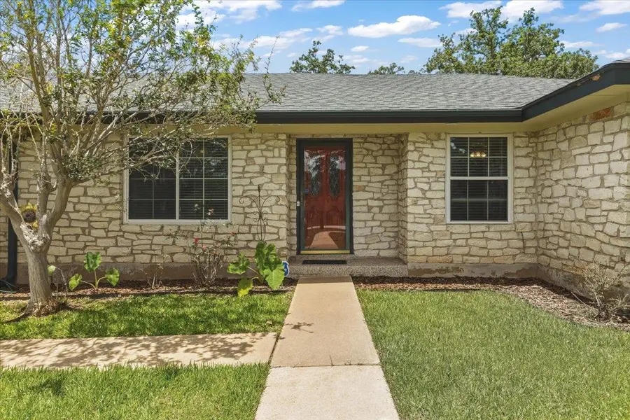 250 Hickory Dr, Elgin, TX 78621 - #2