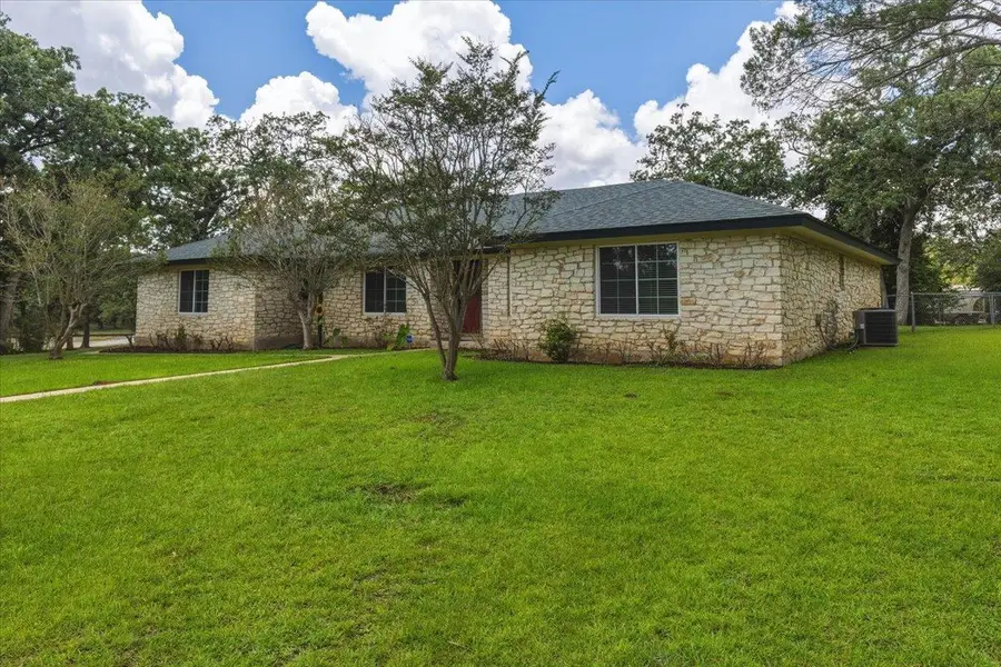 250 Hickory Dr, Elgin, TX 78621 - #3