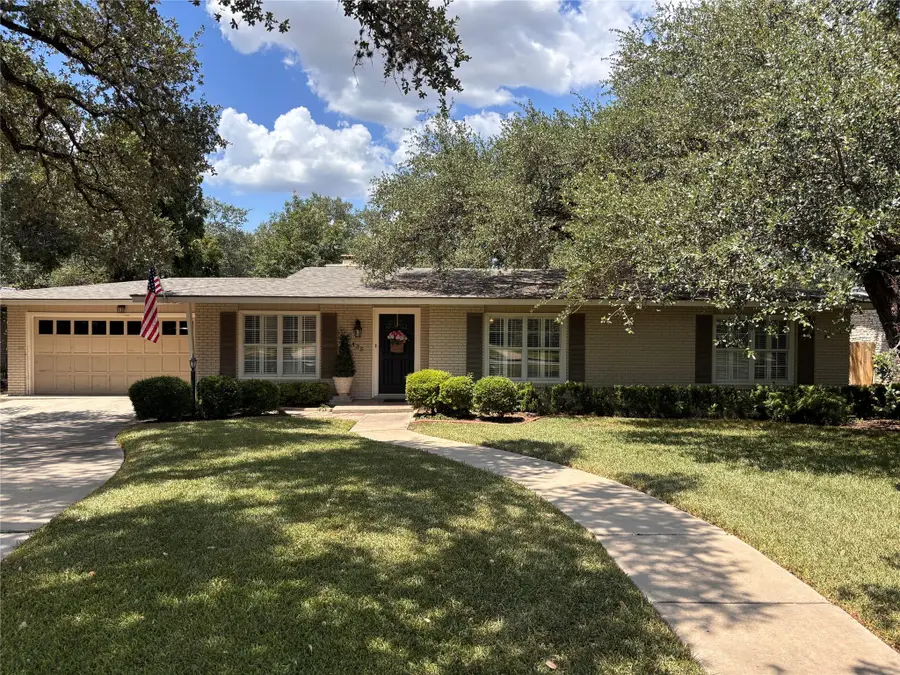 435 Forrest Hill Dr, San Antonio, TX 78209 - #2