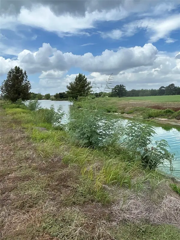 000 Old Potato Rd, Paige, TX 78659