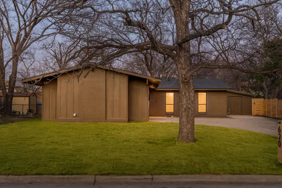 620 Amesbury Ln, Austin, TX 78752 - Image #3