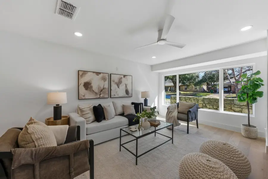 623 Amesbury Ln, Austin, TX 78752 - #2