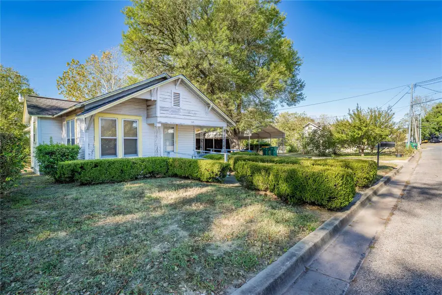 146 S Reynolds St, La Grange, TX 78945 - #2