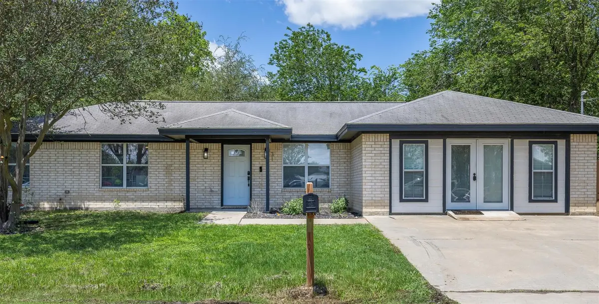 312 Holcombe Dr, Lexington, TX 78947 - #1