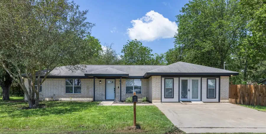 312 Holcombe Dr, Lexington, TX 78947 - #3