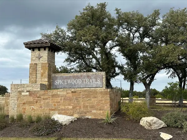 409 Spicewood Trails Dr, Spicewood, TX 78669