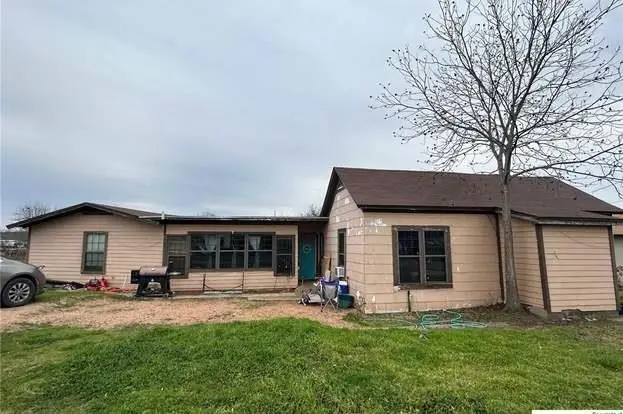 419 Main St, Lometa, TX 76853 - #1