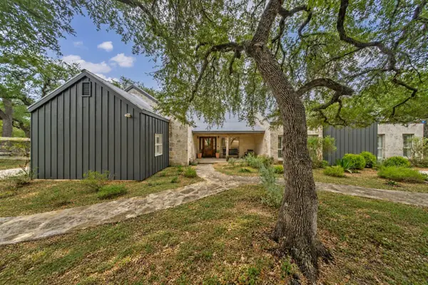 188 Broken Lance Dr, Dripping Springs, TX 78620