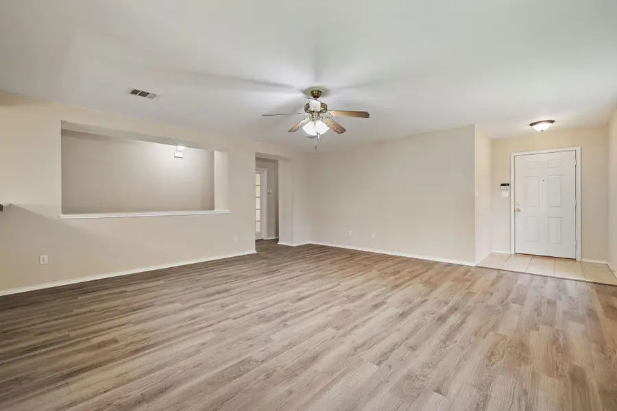 301 Wildwood Dr, Georgetown, TX 78633 - #3