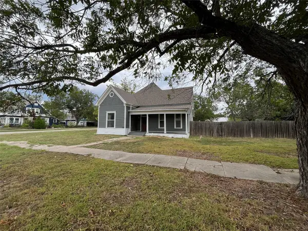 246 W Clark St, Bartlett, TX 76511