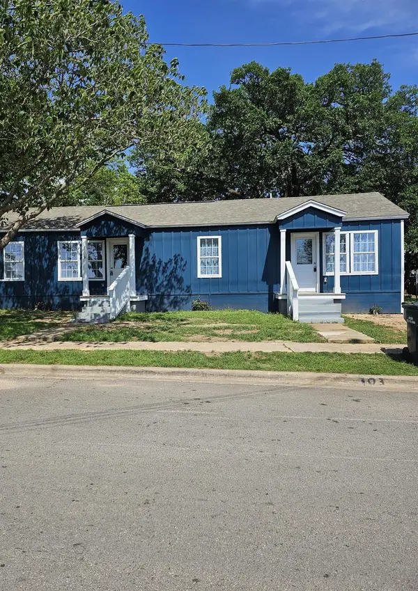 103 N Rhomberg St, Burnet, TX 78611