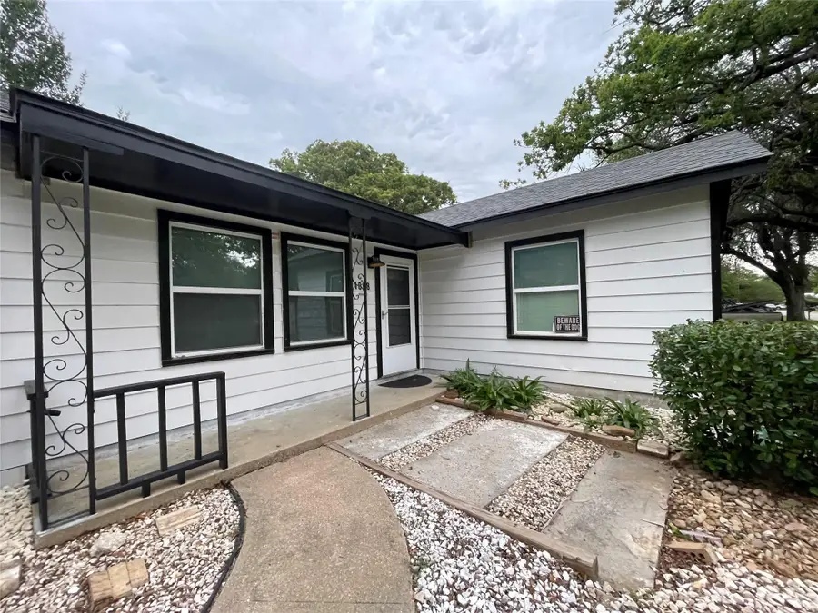 1008 Haley Ave, Rockdale, TX 76567 - #3