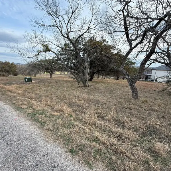 305 Red Wine Ln, Horseshoe Bay, TX 78657