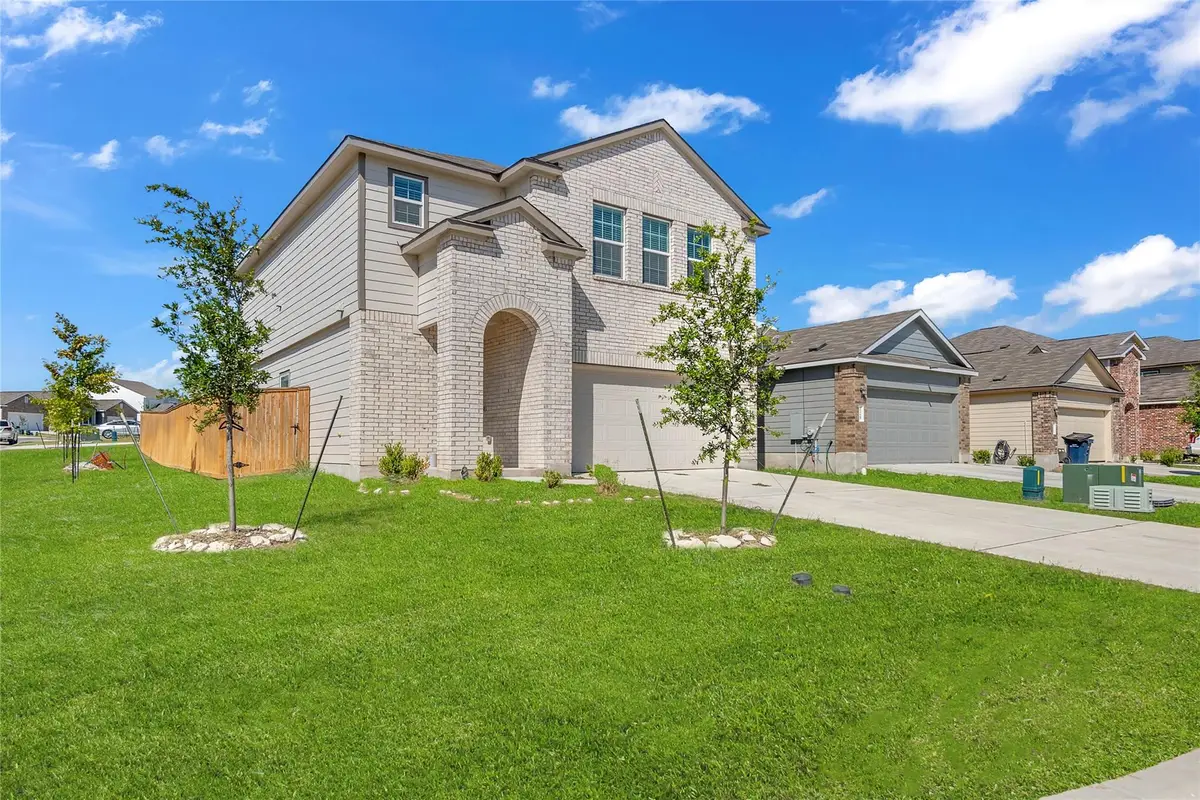 132 Bronco Billy Dr, Jarrell, TX 76537 - Image #1