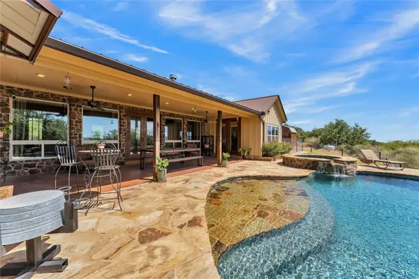 400 Darby Ln, Llano, TX 78643