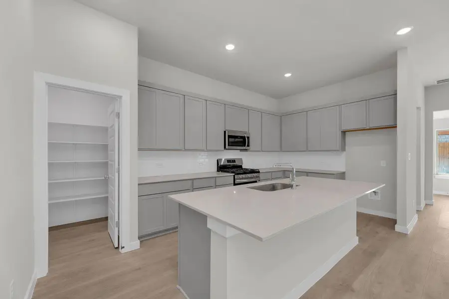 106 Melrose St, Hutto, TX 78634 - #3