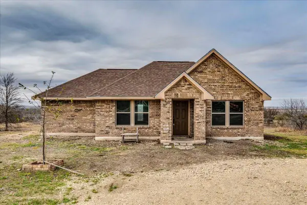 1092 Engelke Rd, Niederwald, TX 78640