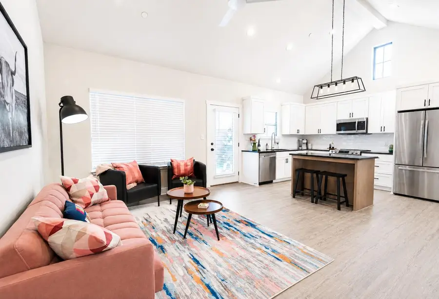 930 S Eagle St #202, Fredericksburg, TX 78624 - #3
