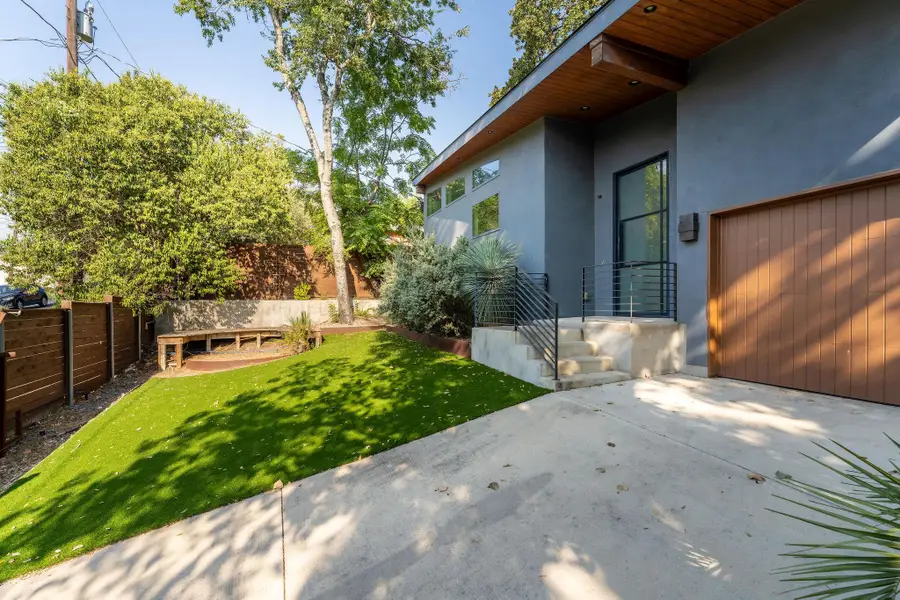 2004 Pennsylvania Ave #A, Austin, TX 78702 - #2