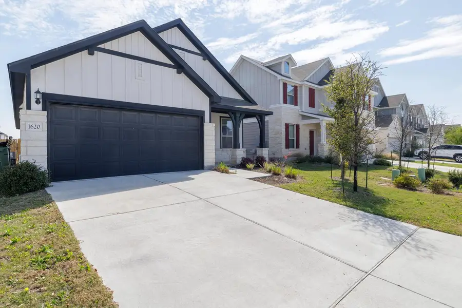 1620 Holly Lake Dr, Leander, TX 78641 - #2