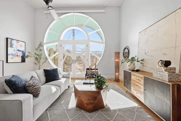 206 E Live Oak St #C, Austin, TX 78704