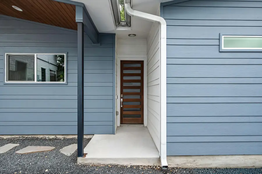 1703 Perez St #2, Austin, TX 78721 - #3
