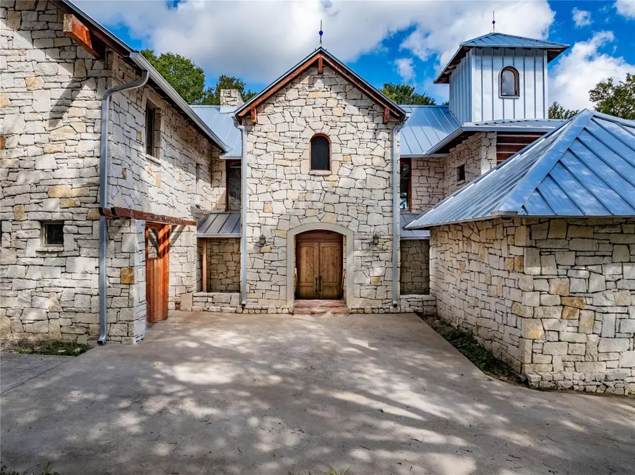 206 Rolling Hill Dr, La Grange, TX 78945 - #2