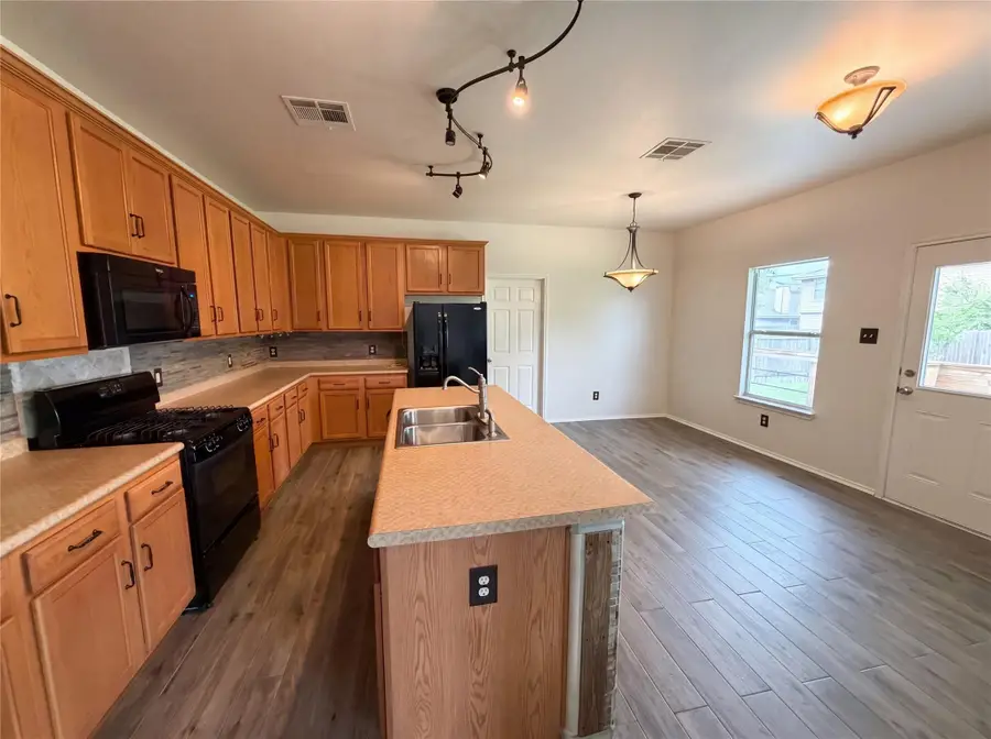 2002 Concan Dr, Hutto, TX 78634 - #2