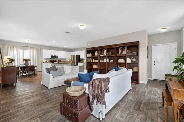 124 Democracy Ct, Liberty Hill, TX 78642