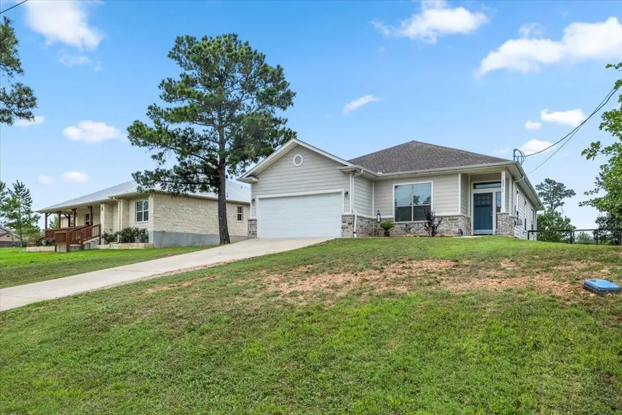 105 Keo Keo Ct, Bastrop, TX 78602 - Image #2