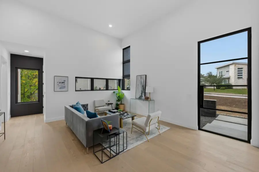 5013 Rob Scott St, Austin, TX 78721 - Image #2