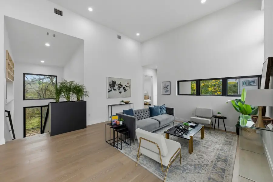 5013 Rob Scott St, Austin, TX 78721 - Image #3