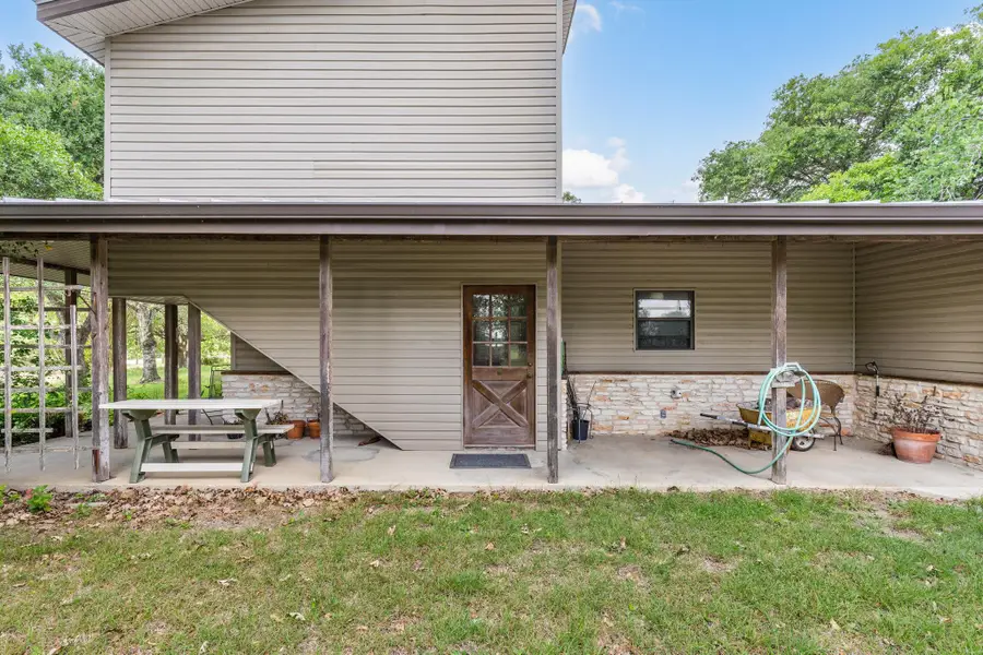 907 Horace Howard Dr, San Marcos, TX 78666 - Image #2