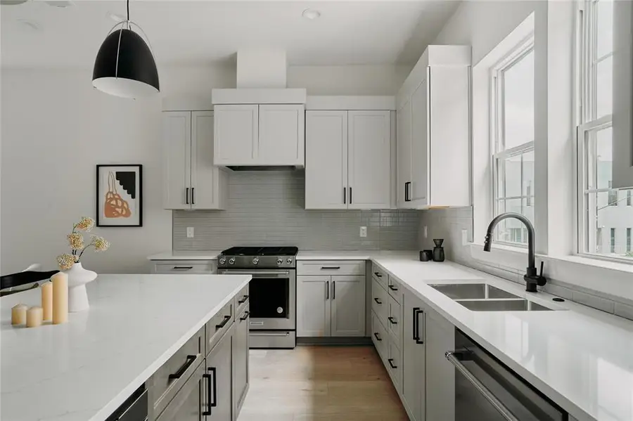 2209 Woodland Ave #803, Austin, TX 78741 - #2