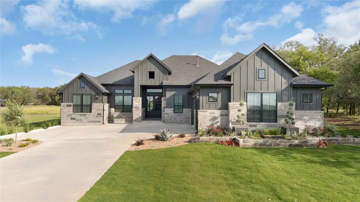 1009 Doelling Dr, Florence, TX 76527 - #1