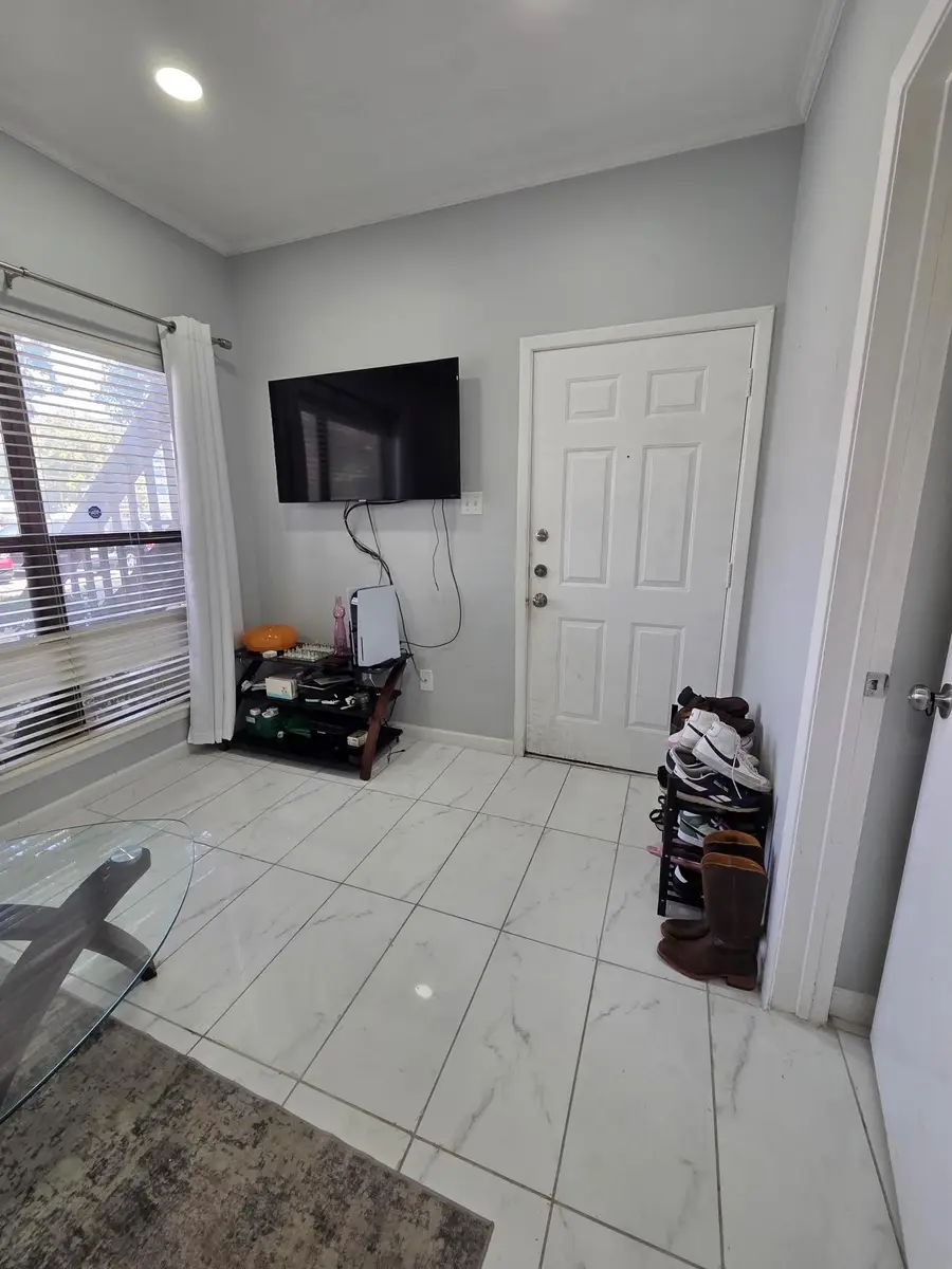 2714 Nueces St #102, Austin, TX 78705 - #2