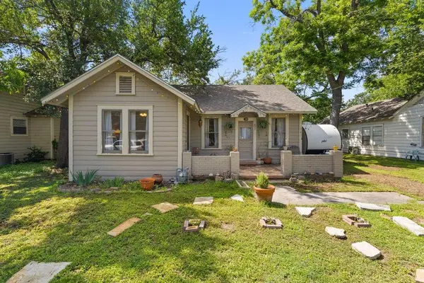 807 Cecelia St, Taylor, TX 76574