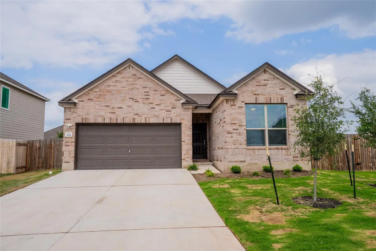 304 Summit Dr, Lockhart, TX 78644 - #1