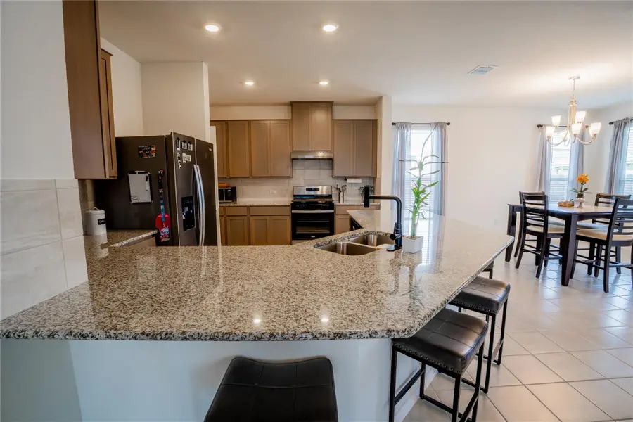 304 Summit Dr, Lockhart, TX 78644 - #3