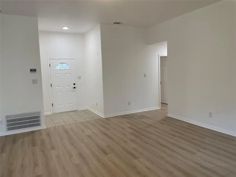 5704 Golden Dr, Killeen, TX 76542 - #2