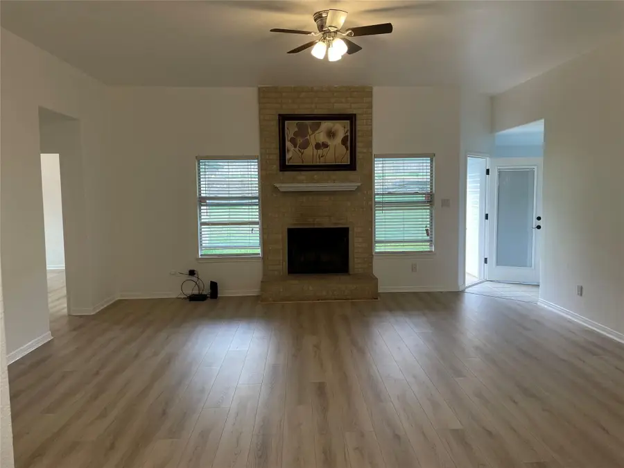 5704 Golden Dr, Killeen, TX 76542 - #3