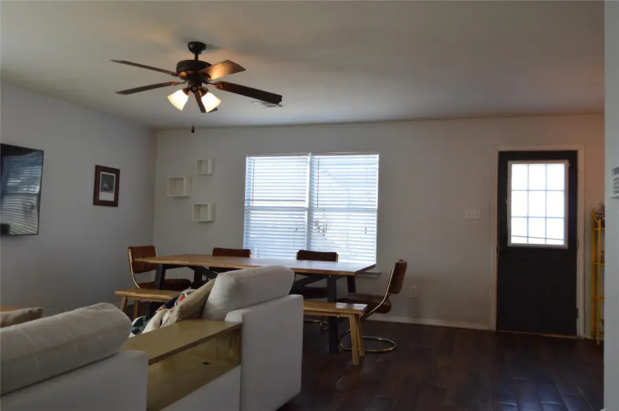 2206 Canvas Back Dr, Taylor, TX 76574 - Image #3