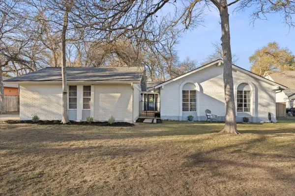 9004 Charnwood Ct, Austin, TX 78729