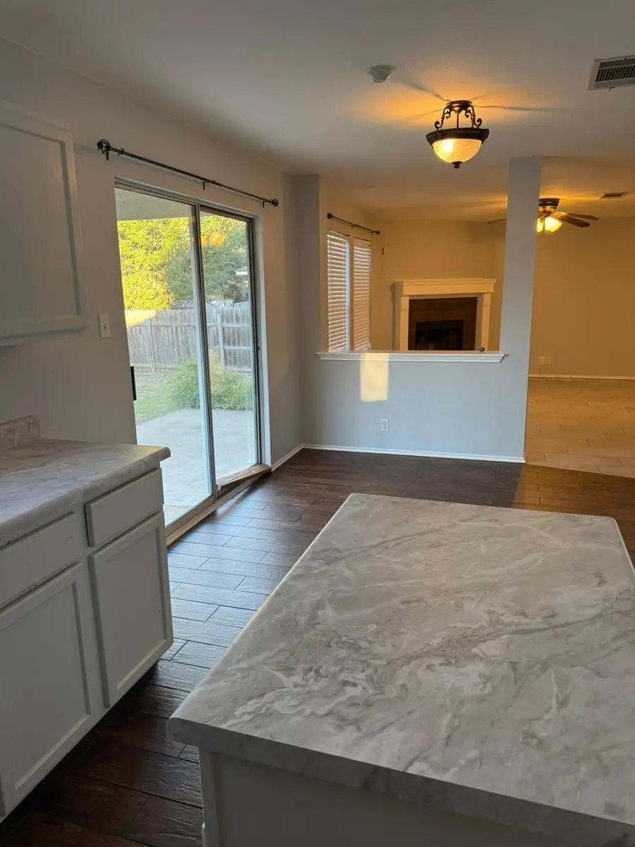 612 Blair Ave, Bastrop, TX 78602 - #2