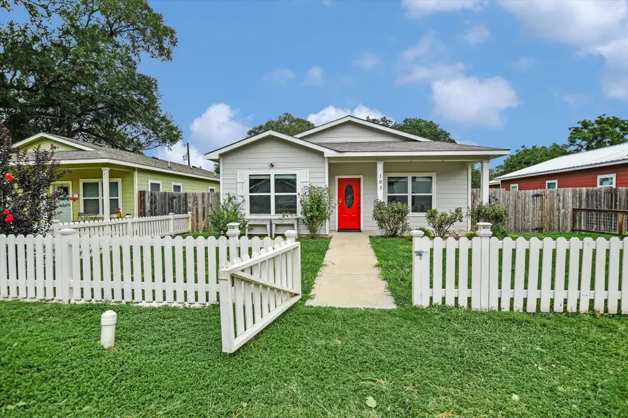 103 East St, Smithville, TX 78957 - #2